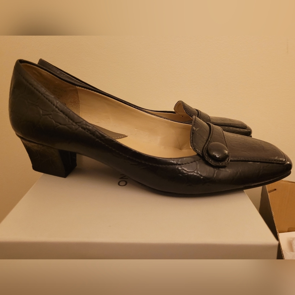 Women's Work Shoe - Sz 9